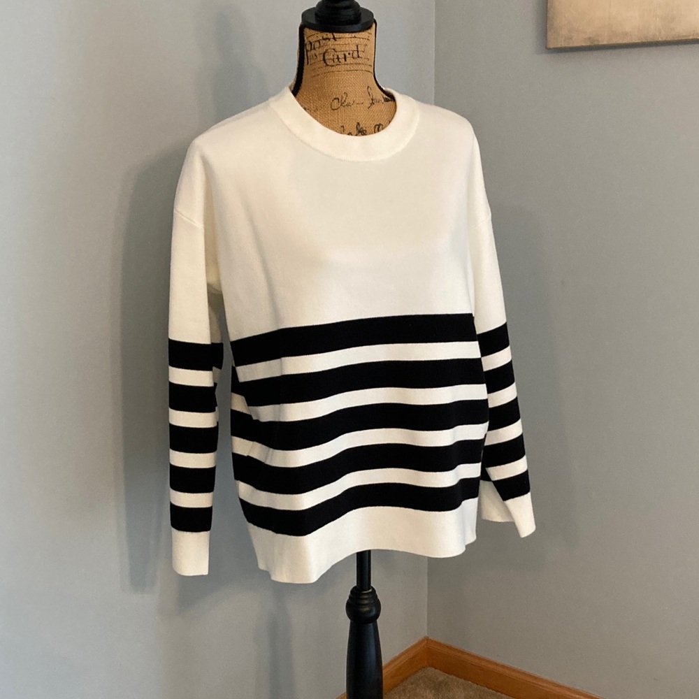 NWT English Factory Striped Round Neck Sweater Women Size M Ivory Black